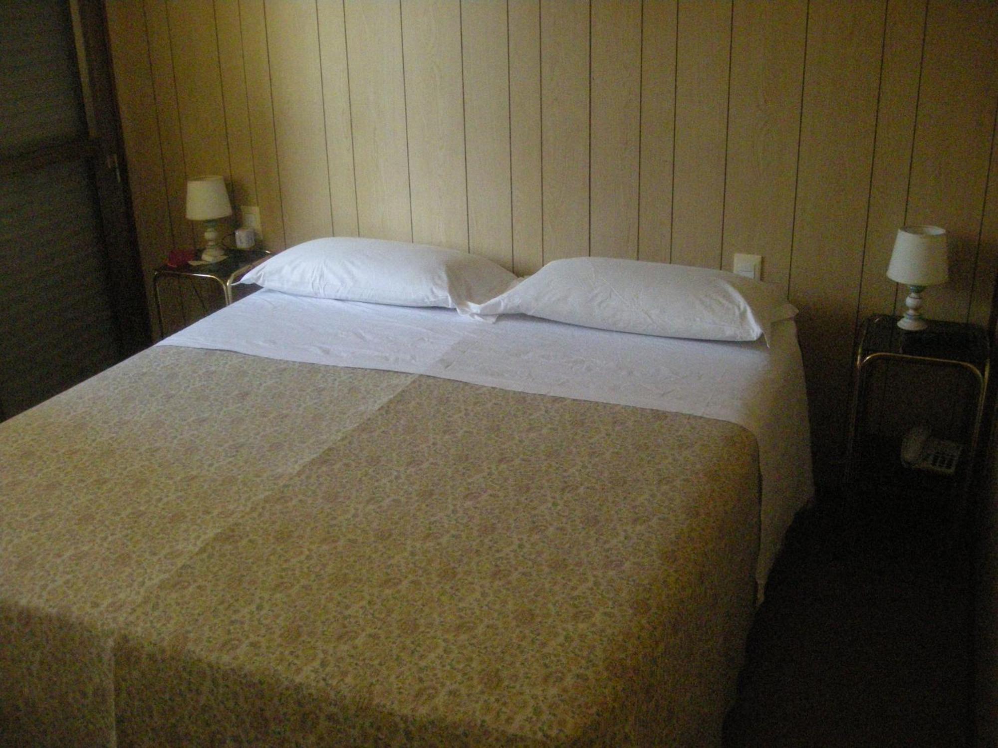 Albergo Nyers ペルージャ 部屋 写真
