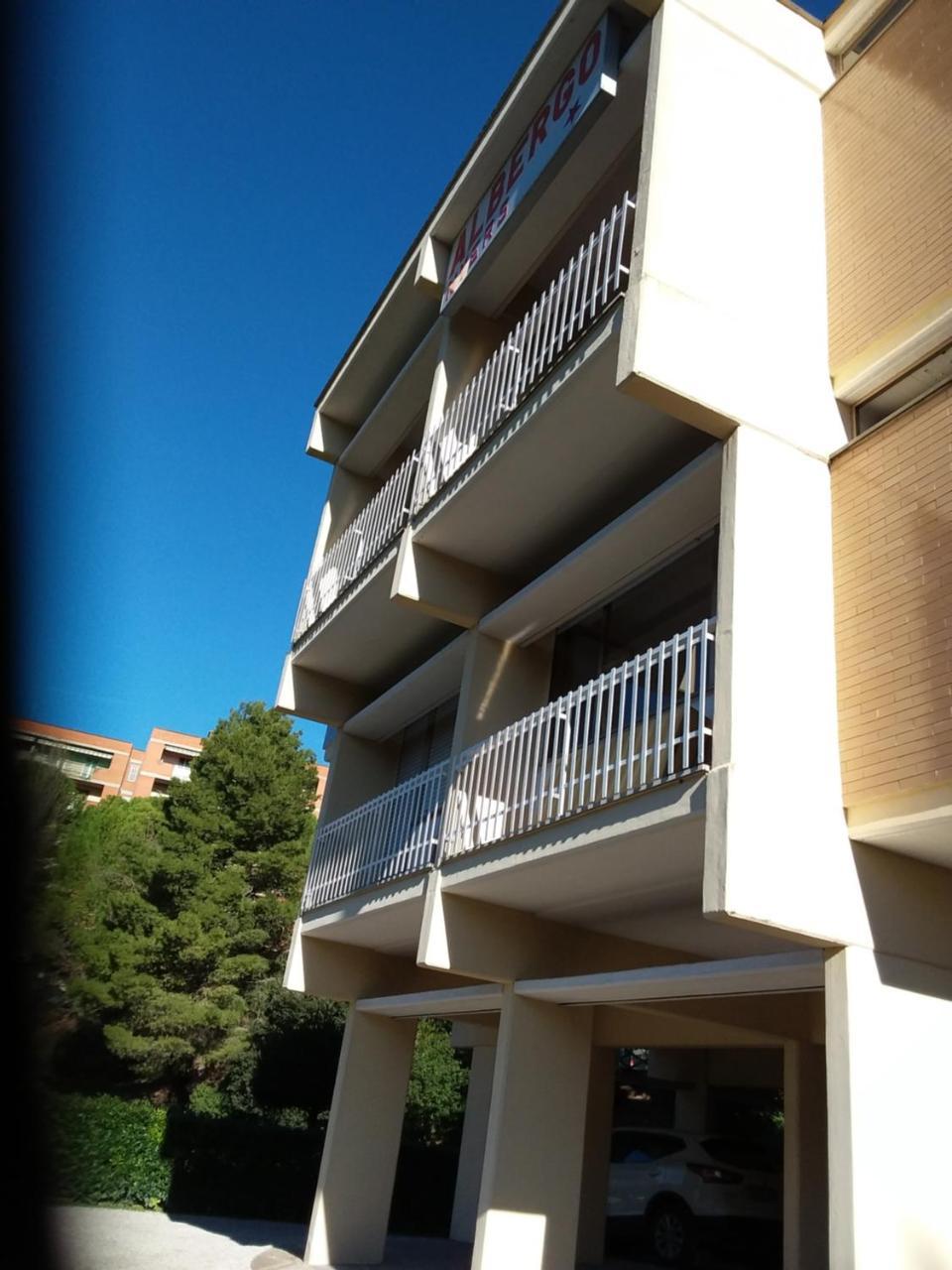 Albergo Nyers ペルージャ エクステリア 写真